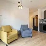 Apartament 6 7 *