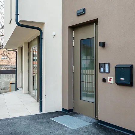 6 7 Apartament *